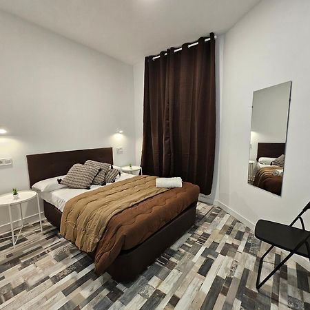 Hostal Andrea Granvia Madrid Exterior photo