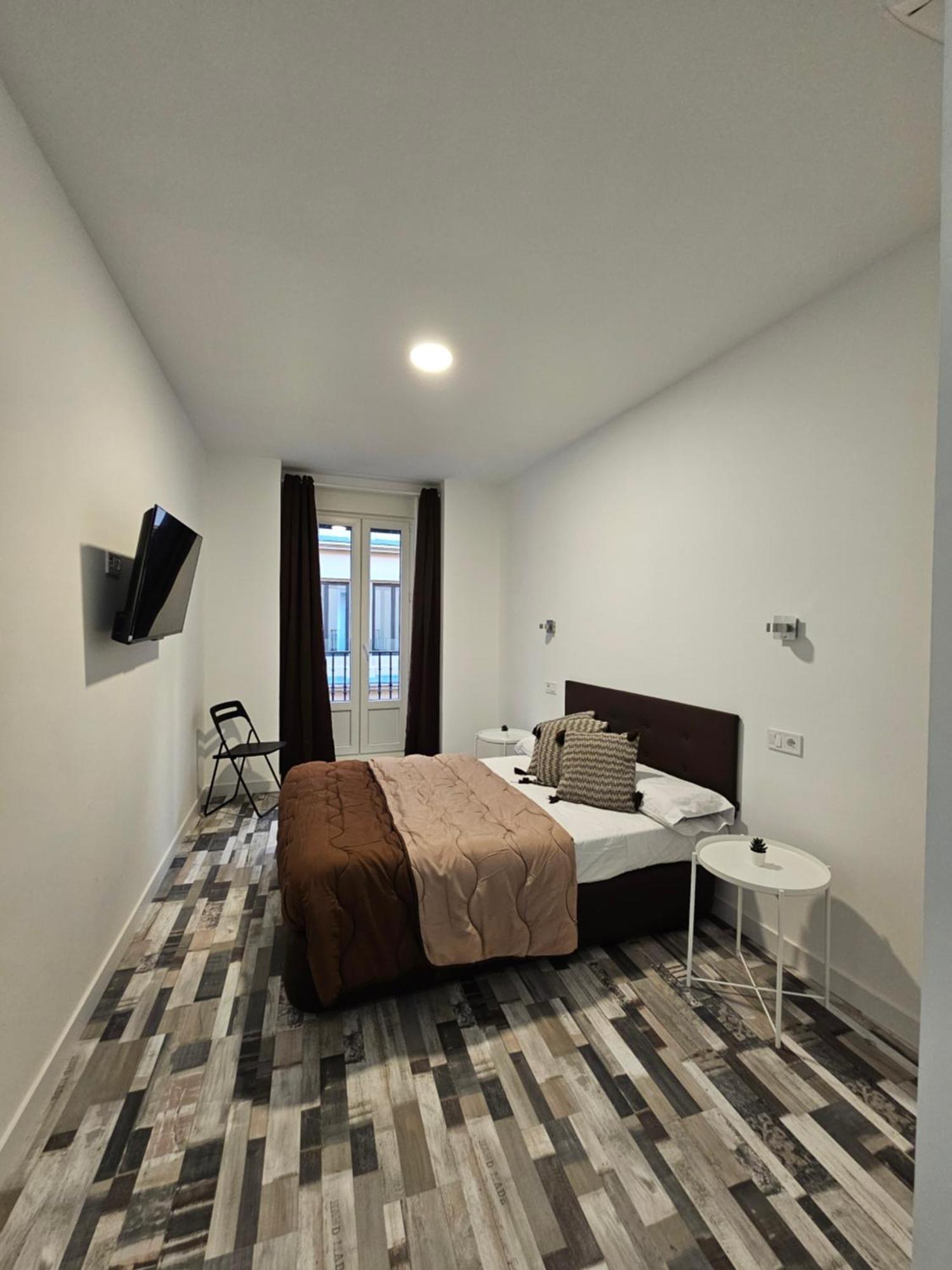 Hostal Andrea Granvia Madrid Exterior photo