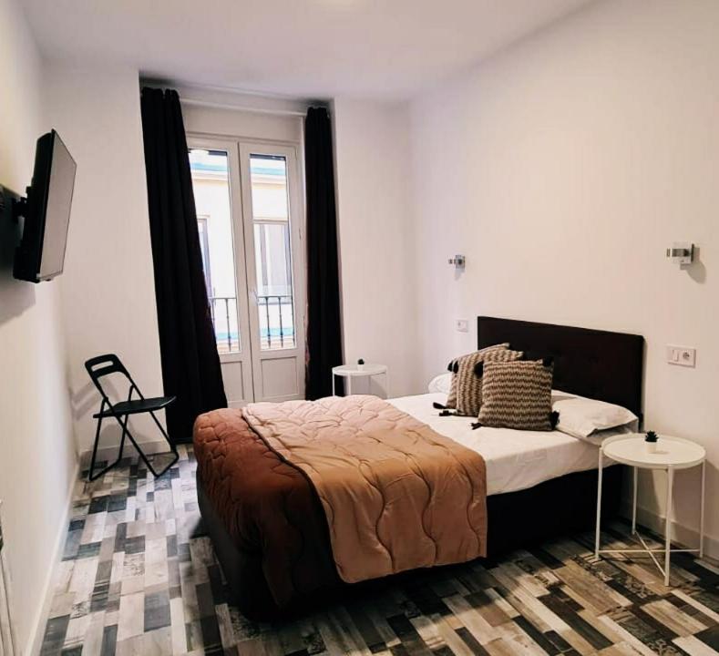 Hostal Andrea Granvia Madrid Exterior photo