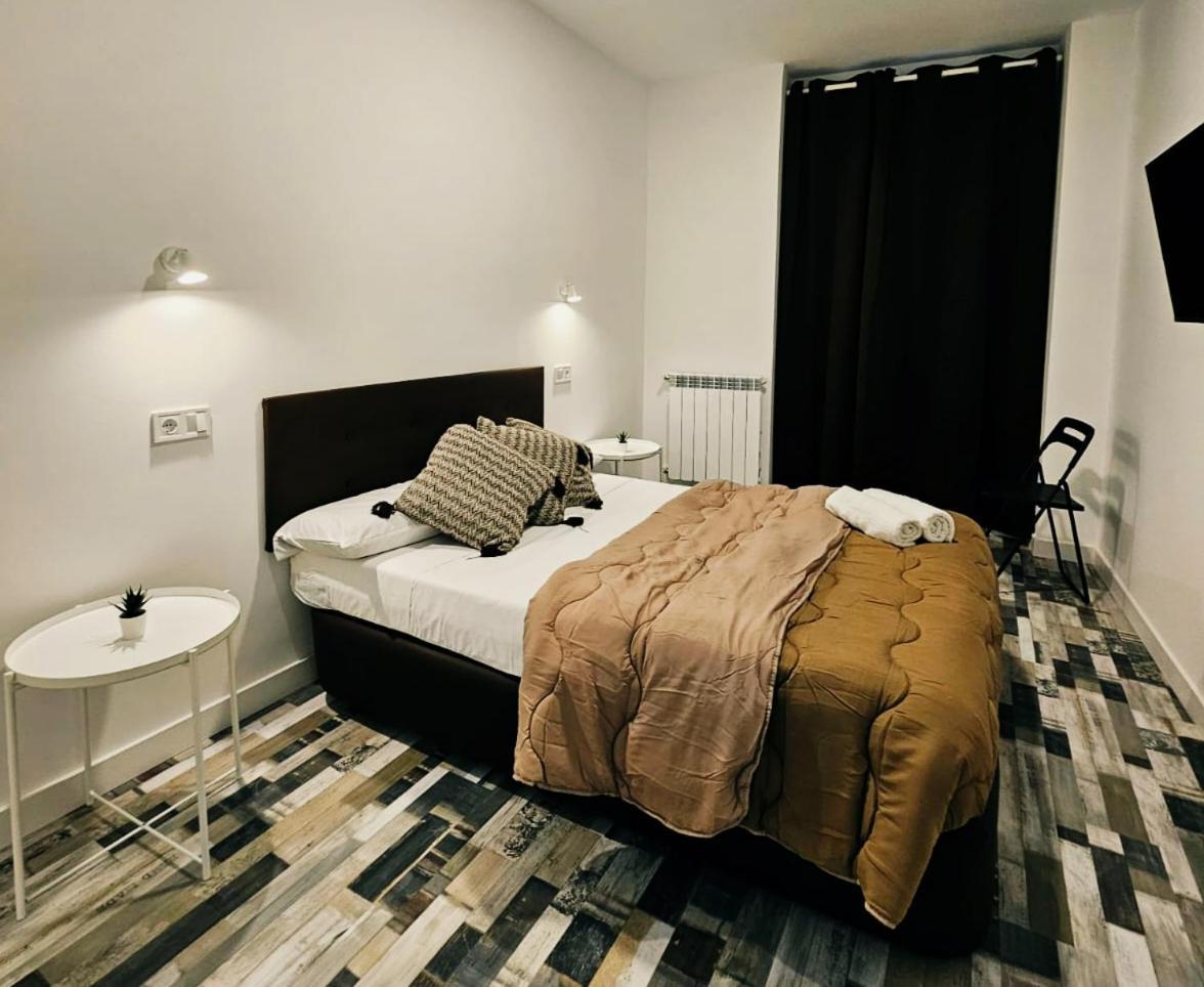 Hostal Andrea Granvia Madrid Exterior photo